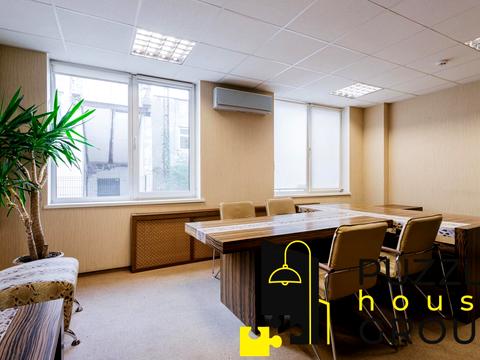 комерційна за адресою Полярна вул., 20А