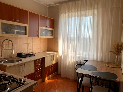 квартира по адресу Молодіжна, 40