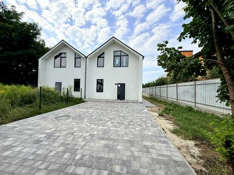 будинок за адресою Молодіжна вул.
