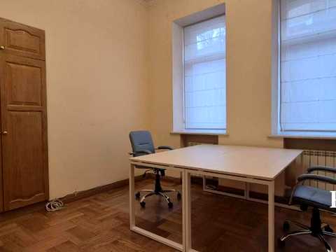 комерційна за адресою Інститутська вул., 9В