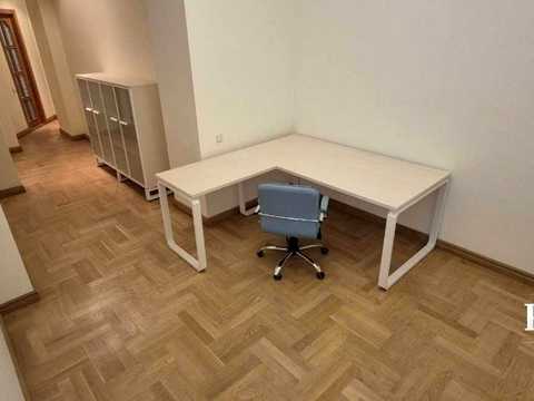 комерційна за адресою Інститутська вул., 9В