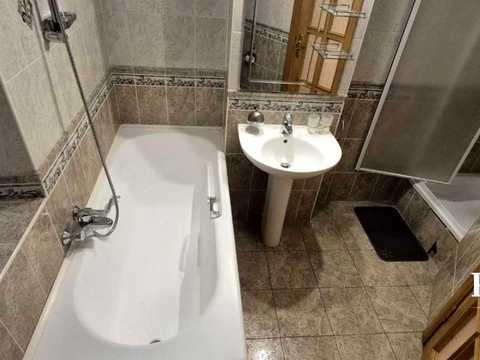 комерційна за адресою Інститутська вул., 9В