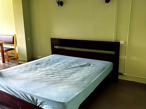 комерційна за адресою Домбровського вул., 50