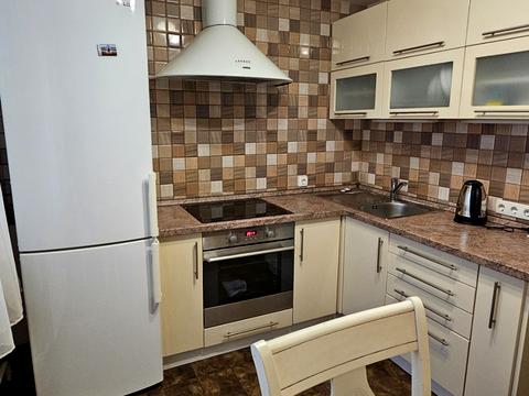 квартира за адресою Академіка Глушкова просп., 15