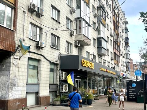 коммерческая по адресу Леси Украинки бульв., 19