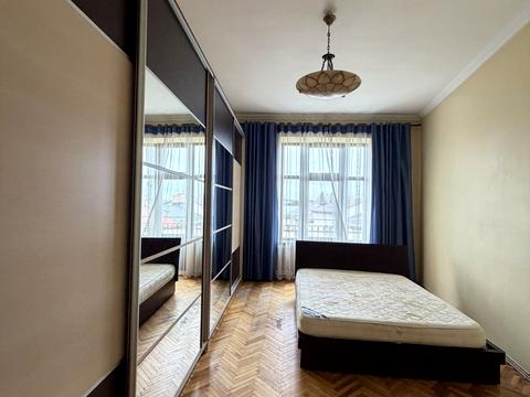 квартира за адресою Академіка Івана Крип'якевича вул., 1