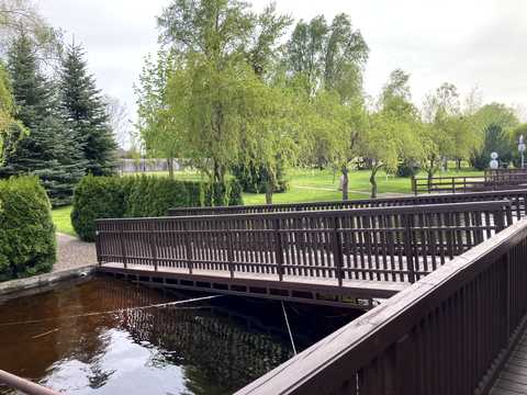 участок по адресу Чарівна, 16