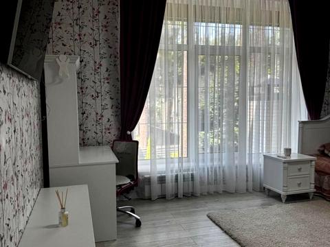 дом по адресу Євгена Коновальця ул.