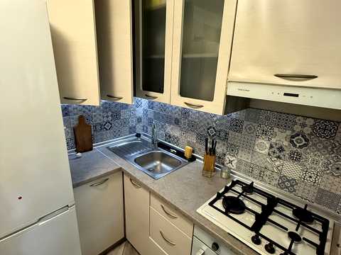 квартира за адресою Зодчих вул., 34