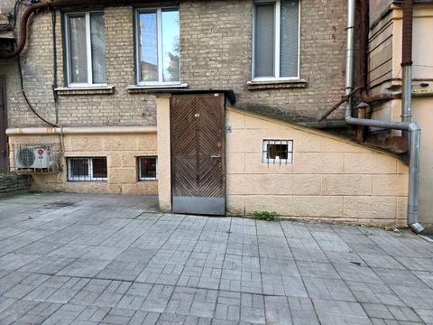 коммерческая по адресу Левка Лук'яненка ул. (Василия Жуковского), 2є