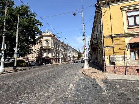 комерційна за адресою Чернівці, Миколи Гоголя вул., 3