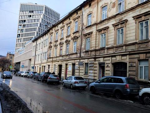 квартира за адресою Під Дубом вул. (Космонавтів), 4а