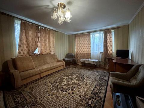 будинок за адресою Євгена Коновальця вул.