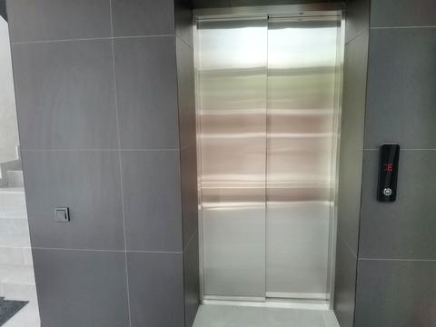 комерційна за адресою Незалежності вул., 52