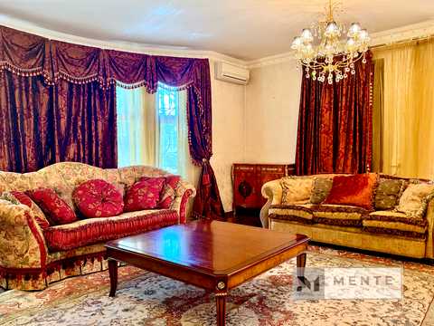 будинок за адресою Курортна вул., 9