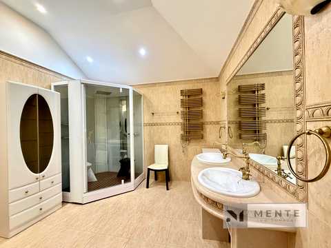 будинок за адресою Курортна вул., 9