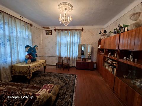 будинок за адресою с. Озеряни, Залізнична, 18