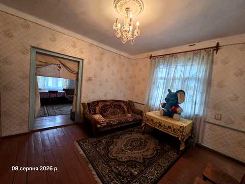 будинок за адресою с. Озеряни, Залізнична, 18
