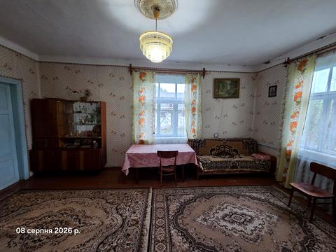 будинок за адресою с. Озеряни, Залізнична, 18