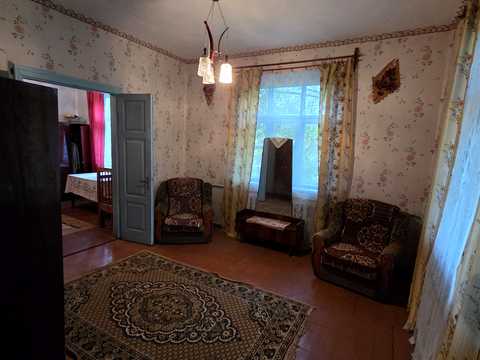 будинок за адресою с. Озеряни, Залізнична, 18