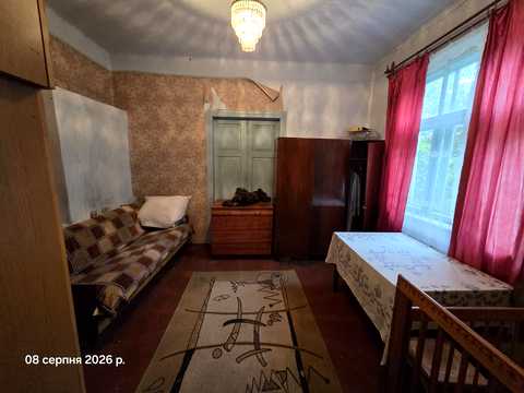 будинок за адресою с. Озеряни, Залізнична, 18
