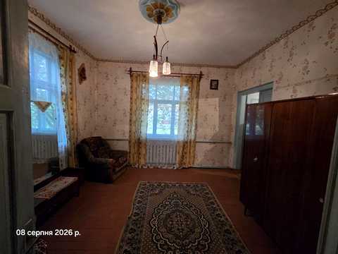 будинок за адресою с. Озеряни, Залізнична, 18