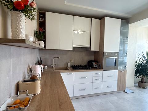 квартира за адресою Дмитра Коцюбайла вул., (Будинок)