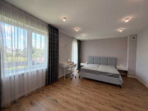 будинок за адресою Михайла Матюшенка вул. (Воїнів Інтернаціоналістів)