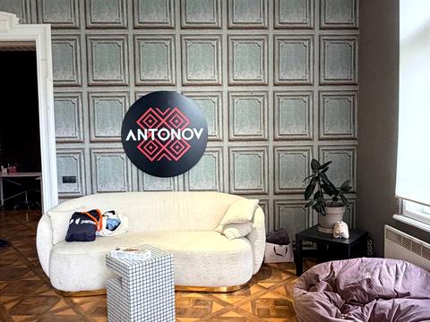 коммерческая по адресу Черновола ул., 28
