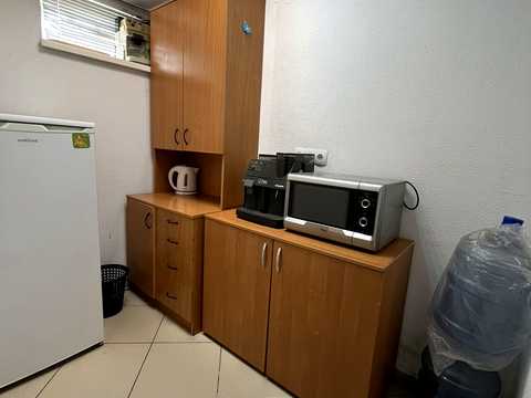 комерційна за адресою Щаслива вул., 12