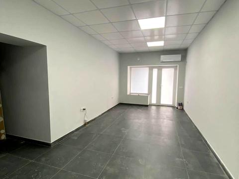комерційна за адресою Височана вул., 18 к19