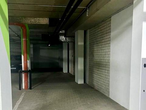 1873131862761375