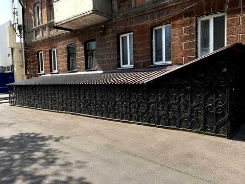 комерційна за адресою Володимира Антоновича вул. (Свердлова), 89
