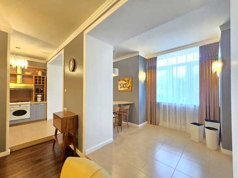 квартира за адресою Заньковецької вул., 8