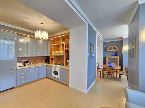 квартира за адресою Заньковецької вул., 8