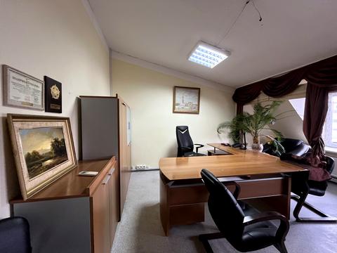 коммерческая по адресу Василя Жуковського ул., 8
