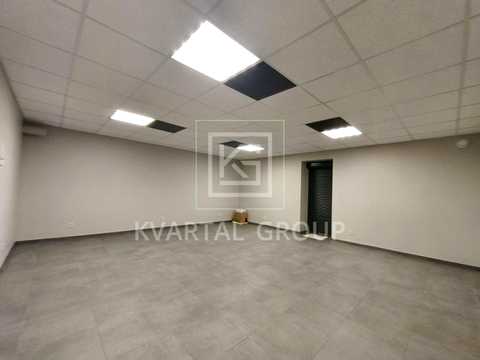 комерційна за адресою Українська вул., 83