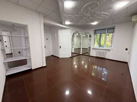 коммерческая по адресу Университетский просп. (Гагарина), 21