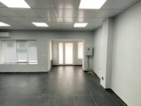 комерційна за адресою Височана вул., 18 к26