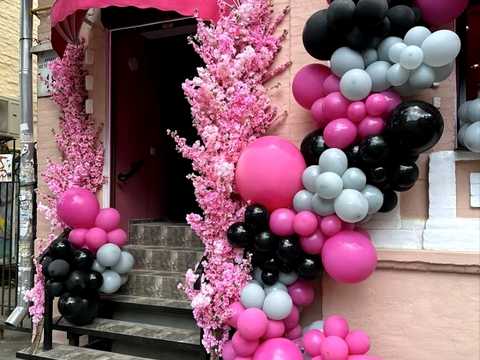 комерційна за адресою Костянтинівська вул., 18