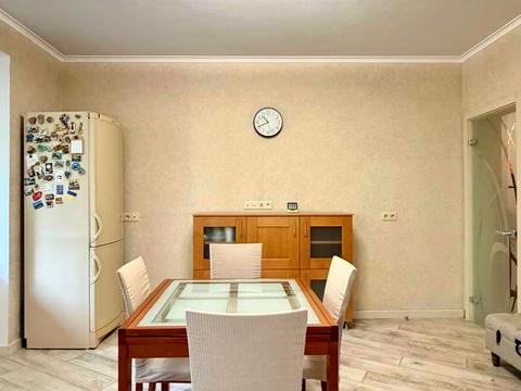 квартира по адресу Салютная ул., 1-Б