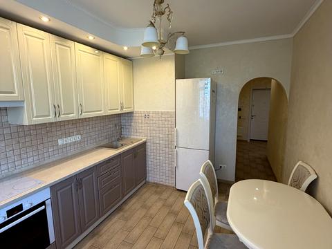 квартира за адресою Авіаконструктора Ігоря Сікорського вул. (Танкова), 1