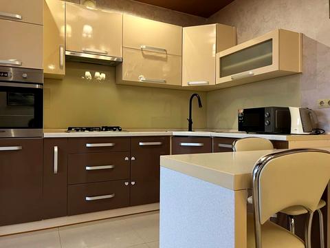 квартира за адресою В'ячеслава Чорновола вул., 60
