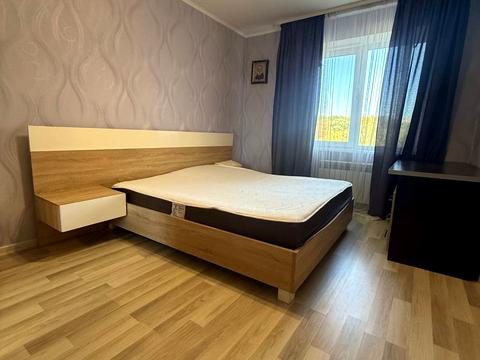 квартира за адресою В'ячеслава Чорновола вул., 60