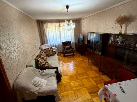 квартира за адресою Героїв Крут вул. (Валентини Терешкової), 4