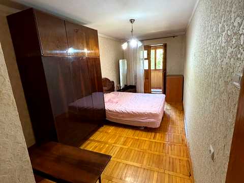 квартира за адресою Героїв Крут вул. (Валентини Терешкової), 4