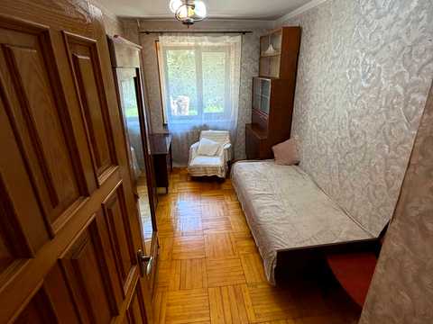 квартира за адресою Героїв Крут вул. (Валентини Терешкової), 4