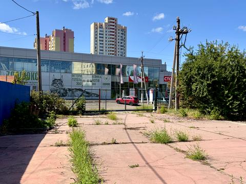 комерційна за адресою Металургів вул., 50