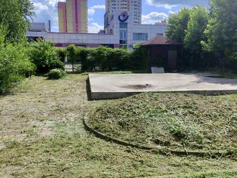 комерційна за адресою Металургів вул., 50