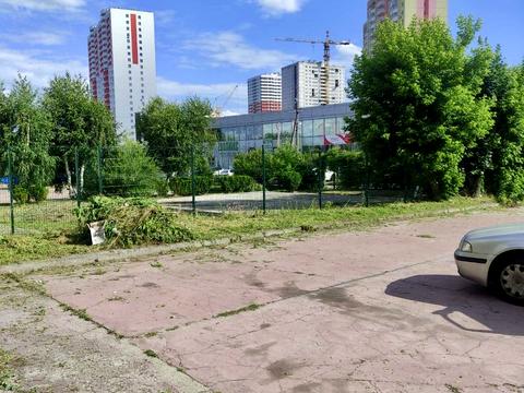 комерційна за адресою Металургів вул., 50